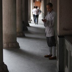 2 Biksu di Korsel Diadili karena Main Judi Ilegal