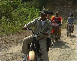 SENYUM KECERIAAN TANA SAMAWA