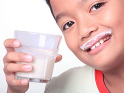 Anak Berpuasa? Berikan 2 Gelas Susu Per Hari!