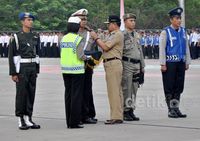 Polda Sulselbar Gelar Apel Operasi Ketupat