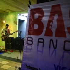 Bass Bandits, Perkenalkan Bass Lewat Komunitas