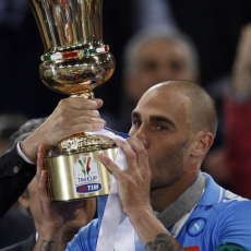 Napoli Ingin Ulangi Sejarah Hebat 22 Tahun Lalu