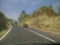 3 Pasar Tumpah & 1 Jalan Rawan Longsor Halangi Pemudik Brebes-Purwokerto