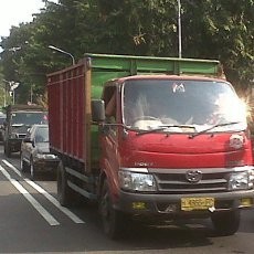 Kendaraan Bermotor Mulai Padati Jalan ke Arah Semarang