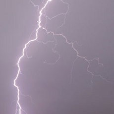 Masjid di Bangladesh Tersambar Petir Saat Tarawih, 13 Orang Tewas