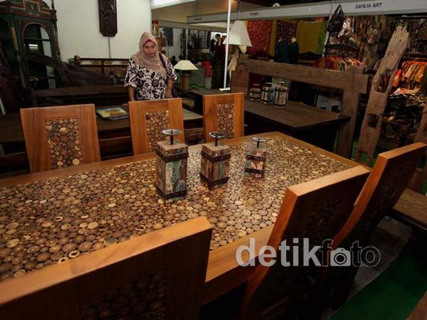 Berburu Furniture Unik dari Kayu Jati