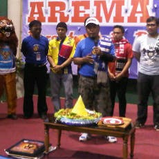 Rayakan Ultah ke-25 Arema, Aremania Gelar Buka Bareng