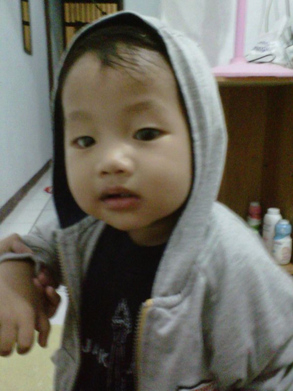 Saka Launfal Benziro, 1 Tahun, Lelaki