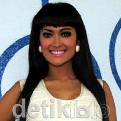 Usia 20 Tahun Jupe Berani Tampil Buka-bukaan, Kini?