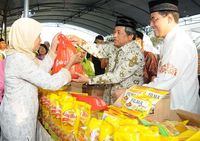 M Nuh Jualan Minyak Goreng