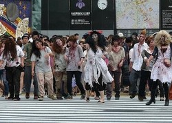 Zombie Berkeliaran di Jalanan Shibuya, Jepang