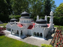 Keren! 170 Bangunan di Dunia Kumpul di Tempat Ini