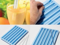 Sluurp..Dingin Asyik Sedotan dari Es