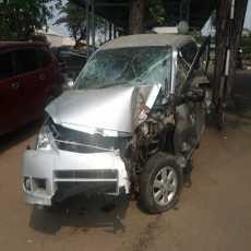 Curi 3 Accu, Kamaludin Cs Luka-luka Tabrak Pohon di Cilincing
