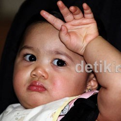 Gaya Lucu Putri KD