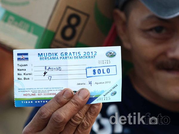 Ribuan Orang Mudik Gratis Bareng Partai Demokrat