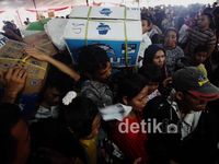 Stasiun Senen Mulai Dipadati Pemudik