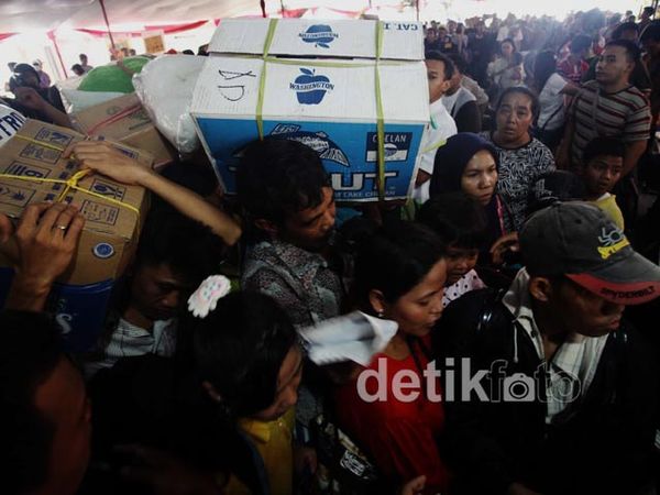 Stasiun Senen Mulai Dipadati Pemudik