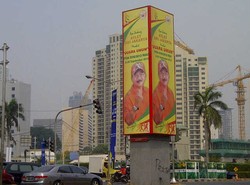 Terbengkalai 8 Tahun, Tiang Monorel Jadi Lapak Iklan