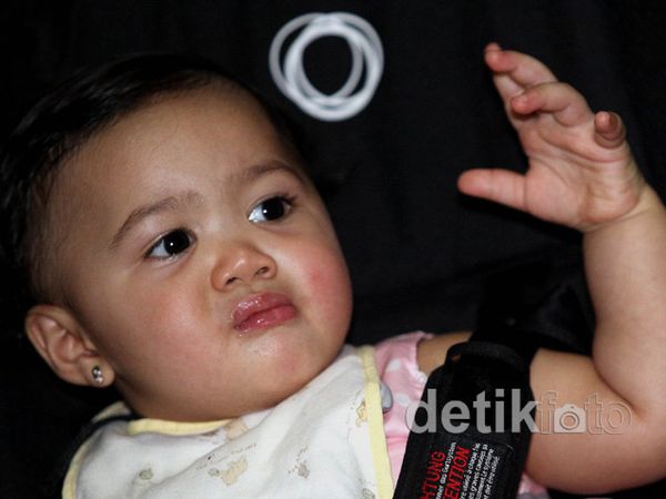 Gaya Lucu Putri KD