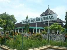Masjid Agung Demak, Tempat Berkumpulnya Wali Songo