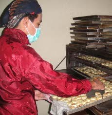 Jelang Lebaran, Pusat Oleh-oleh Mulai Diserbu Pembeli