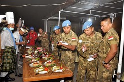 Sambut HUT RI, Prajurit TNI di Lebanon Gelar Lomba Buat Nasgor