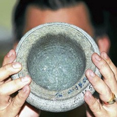 Tak Dibelikan Baju Lebaran, Istri Pukul Suami dengan Cobek