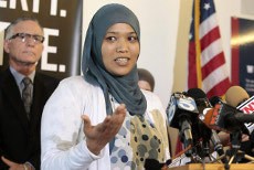 Dilarang Berjilbab, Mantan Pelayan Restoran Tuntut Disney