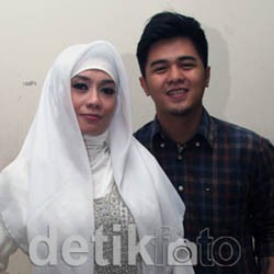 Reza Artamevia Kepincut Brondong?