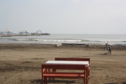 Wisata Komplet di Pantai Alam Indah Tegal