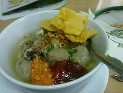 Yang disuka siapa saja, bakso goyang lidah....