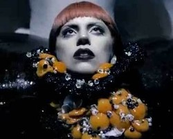 Lady Gaga Pakai Gaun Karya Desainer Indonesia Tex Saverio di Iklan Parfum