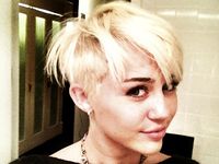 Rambut Cepak Miley Cyrus
