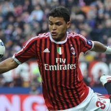 Silva-Ibra Pergi, Penjualan Tiket Milan Merosot