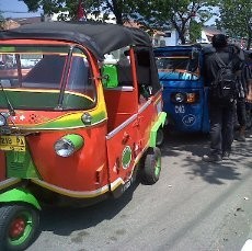 Konvoi Bajaj yang Digunakan untuk Mudik Tiba di Semarang