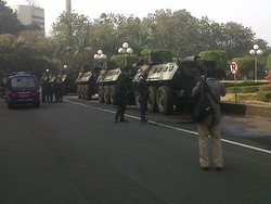 6 Panser dan 2 Heli Nangkring di DPR Amankan Pidato Presiden