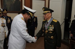 KSAD Jenderal TNI Pramono Edhie Peroleh 2 Bintang Jasa