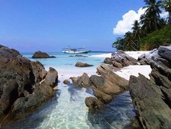 Pantai-pantai Ini Punya Istana Bawah Laut yang Memukau Pantai-pantai Ini Punya Istana Bawah Laut yang Memukau