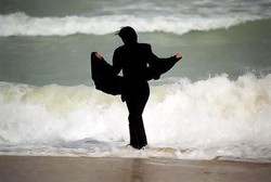 Wow! Ada Pantai Khusus Wanita di Iran