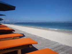 Mengintip Pantai-pantai Bulan Madu yang Sempurna