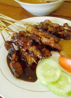 Wah, Sedapnya Sate Padang dan Sate Lilit!