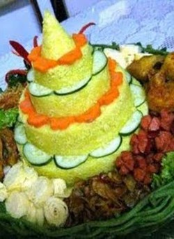 Makna Simbolis Nasi Tumpeng dan Lauk-pauknya