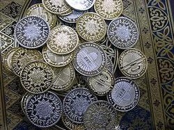 Penggiat Dinar dan Dirham: Pakai Uang Kertas Itu Haram!