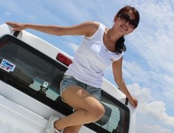 Dara Cantik Chevy Girl Ega Puspitasari