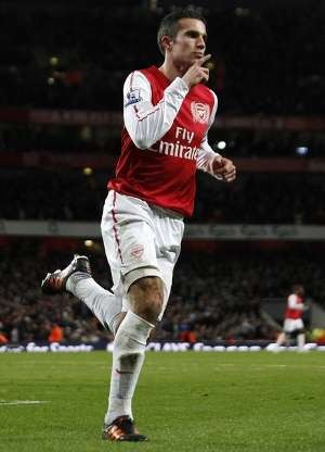 Jual RvP ke MU Sama dengan Bantu Rival