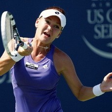 Radwanska, Kvitova, & Venus Melaju