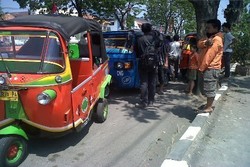 Konvoi Bajaj yang Digunakan untuk Mudik Tiba di Semarang