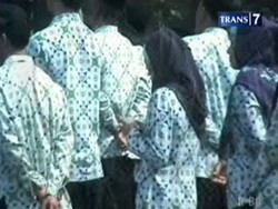 PNS Tidak Serius Ikuti Upacara 17 Agustus