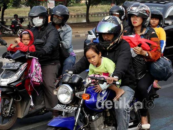Bahaya, Banyak Anak Mudik Tanpa Helm